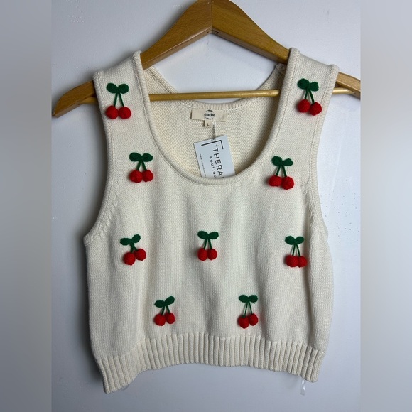 NWT Entro L Cream Cherry Embroidered Knit Tank Top Casual Coquette Barbiecore - Picture 4 of 11